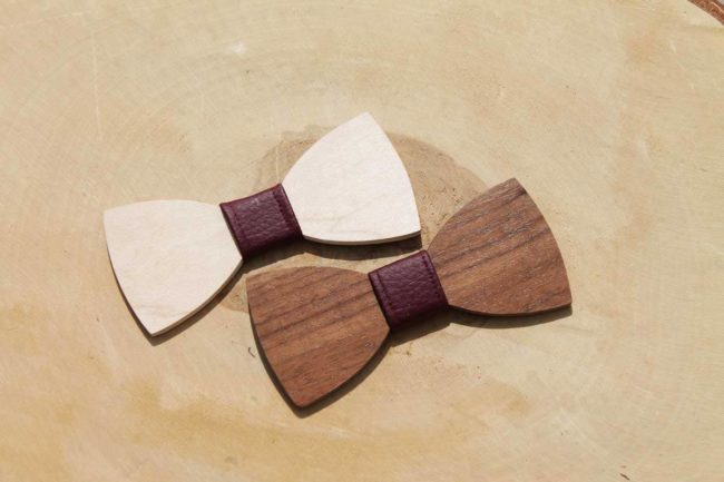 Pánsky drevený motýlik - Bordová koženka