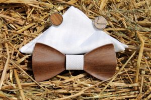 Pánsky drevený motýlik s manžetovými gombíkmi - Biely