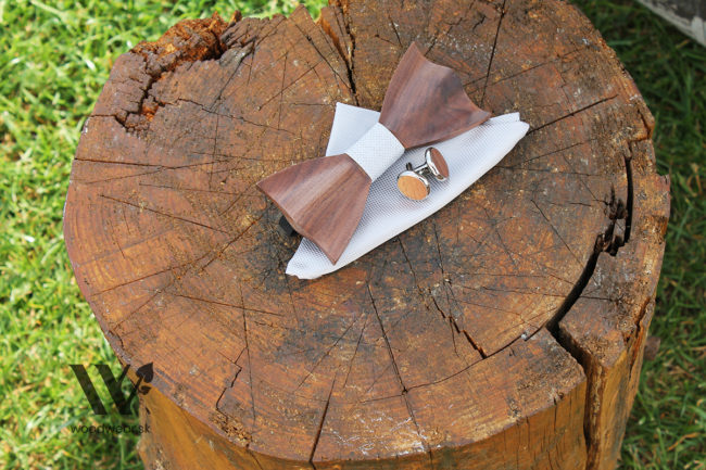Pánsky drevený motýlik s manžetovými gombíkmi - Strieborný