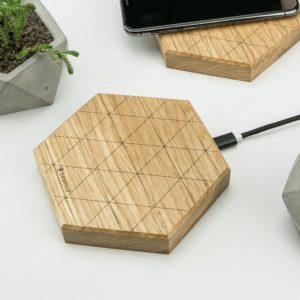 Drevená bezdrôtová nabíjačka Slim Hexagon QI 15W Dub